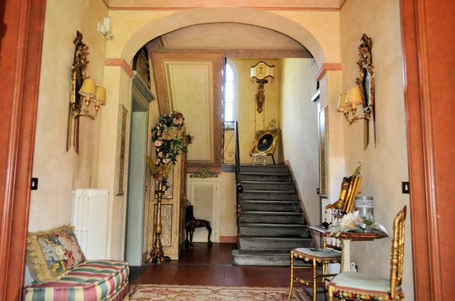 Villa storica di grandi dimensioni con parco e piscina in vendita a Pontedera