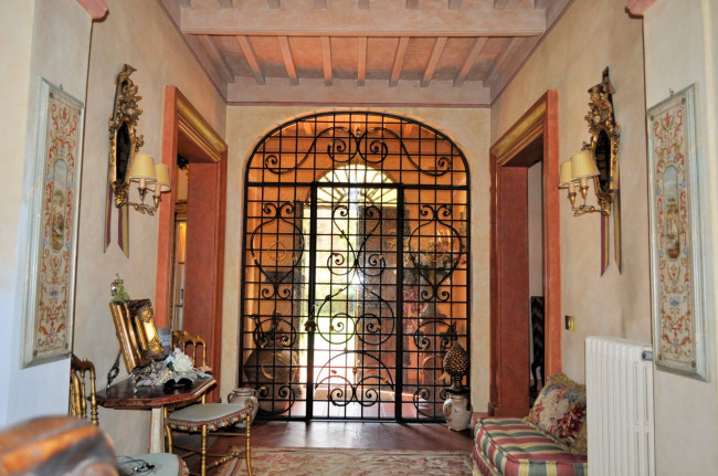 Villa storica di grandi dimensioni con parco e piscina in vendita a Pontedera