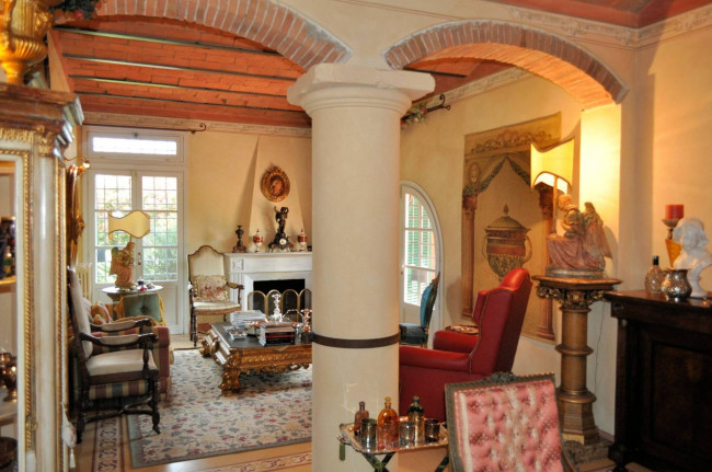 Villa storica di grandi dimensioni con parco e piscina in vendita a Pontedera