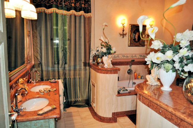 Villa storica di grandi dimensioni con parco e piscina in vendita a Pontedera