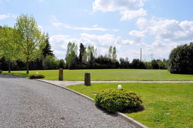 Villa storica di grandi dimensioni con parco e piscina in vendita a Pontedera