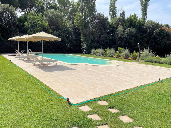 Villa storica di grandi dimensioni con parco e piscina in vendita a Pontedera