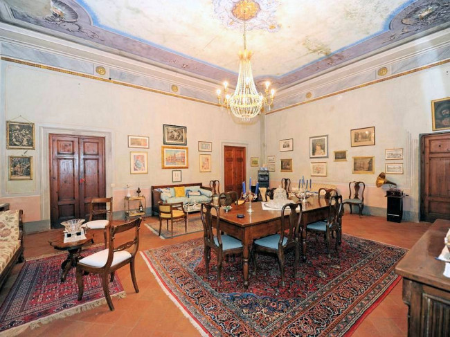 Villa storica del 700 in vendita a Capannori