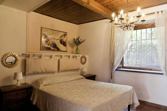 Casa vacanze con piscina e vista panoramica mozzafiato in vendita a Lamporecchio