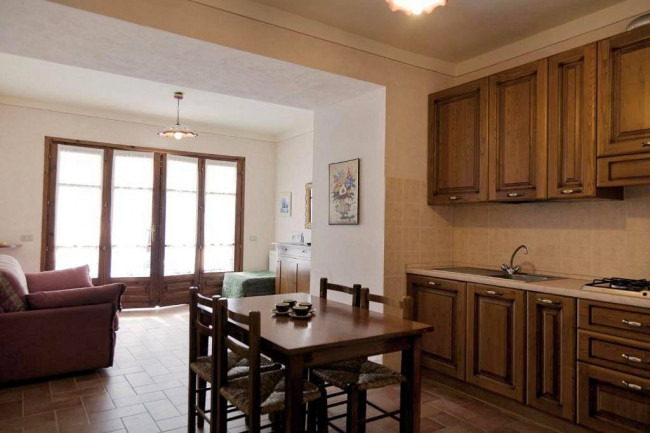 Casa vacanze con piscina e vista panoramica mozzafiato in vendita a Lamporecchio