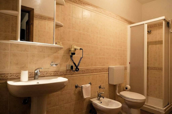Casa vacanze con piscina e vista panoramica mozzafiato in vendita a Lamporecchio