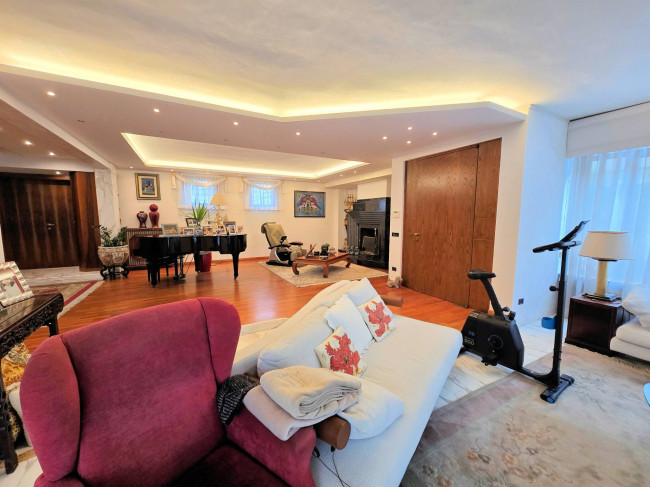 Villa di pregio con ottime rifiniture in comoda zona residenziale in vendita a Pieve a Nievole