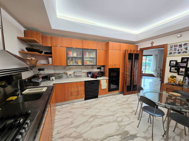Villa di pregio con ottime rifiniture in comoda zona residenziale in vendita a Pieve a Nievole