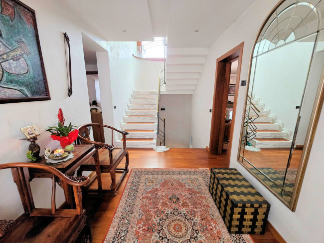 Villa di pregio con ottime rifiniture in comoda zona residenziale in vendita a Pieve a Nievole