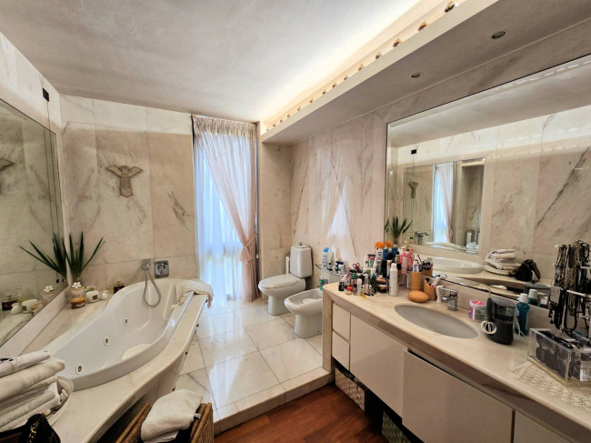 Villa di pregio con ottime rifiniture in comoda zona residenziale in vendita a Pieve a Nievole