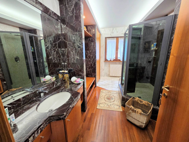 Villa di pregio con ottime rifiniture in comoda zona residenziale in vendita a Pieve a Nievole