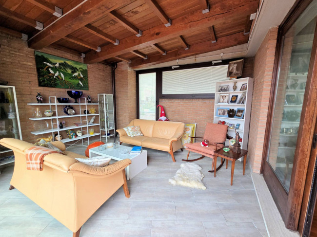 Villa di pregio con ottime rifiniture in comoda zona residenziale in vendita a Pieve a Nievole