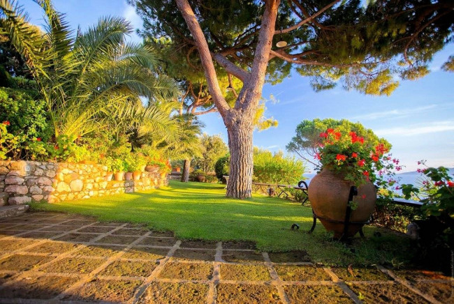 Villa prestigiosa con ampio parco piscina e vista mare in vendita a Monte Argentario