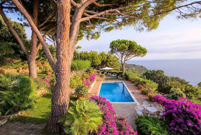 Villa prestigiosa con ampio parco piscina e vista mare in vendita a Monte Argentario