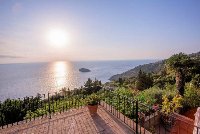 Villa prestigiosa con ampio parco piscina e vista mare in vendita a Monte Argentario