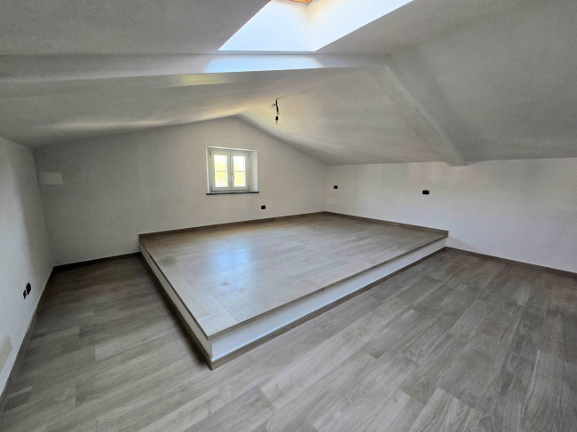Villa unifamiliare di nuova costruzione con ampio giardino in vendita a Capannori