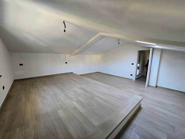 Villa unifamiliare di nuova costruzione con ampio giardino in vendita a Capannori