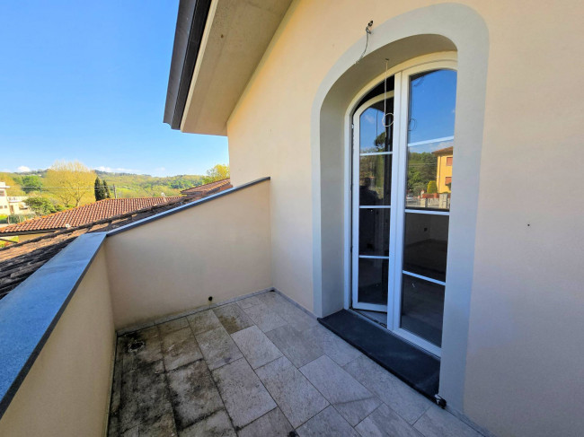 Villa unifamiliare di nuova costruzione con ampio giardino in vendita a Capannori