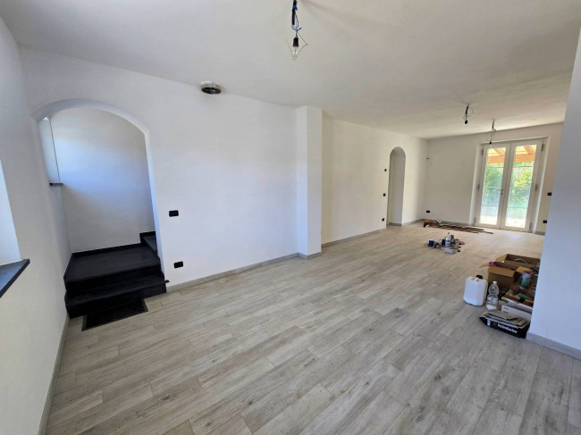 Villa unifamiliare di nuova costruzione con ampio giardino in vendita a Capannori