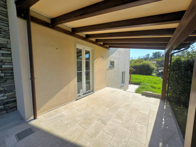 Villa unifamiliare di nuova costruzione con ampio giardino in vendita a Capannori