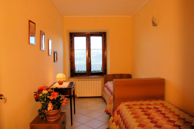 Casa vacanze con piscina e vista panoramica mozzafiato in vendita a Lamporecchio