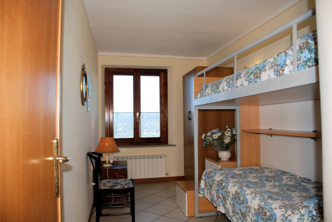 Casa vacanze con piscina e vista panoramica mozzafiato in vendita a Lamporecchio