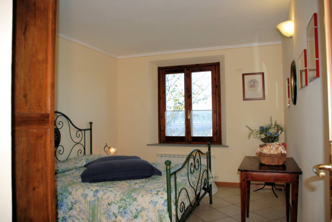 Casa vacanze con piscina e vista panoramica mozzafiato in vendita a Lamporecchio