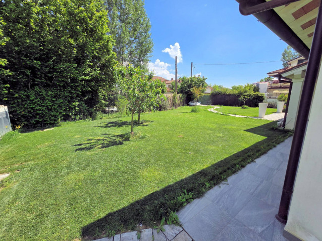 Villa con giardino di recente costruzione in classe nergetica A/4 in vendita a Buggiano