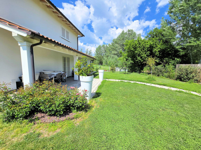 Villa con giardino di recente costruzione in classe nergetica A/4 in vendita a Buggiano