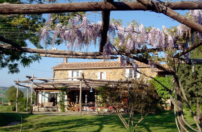 Rustico con parco e piscina in vendita a Manciano