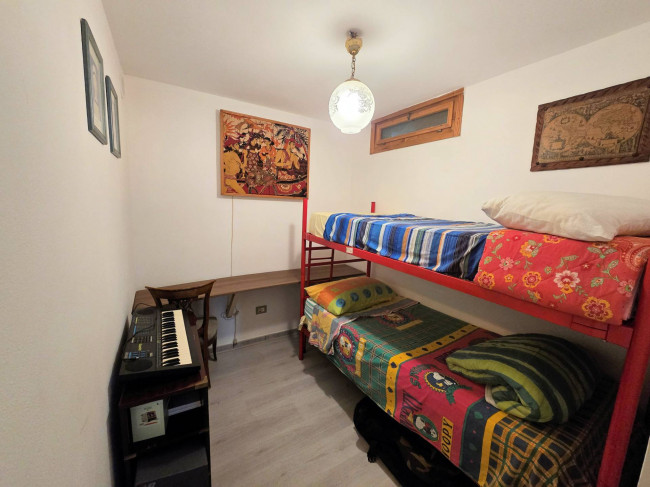 Porzione di villa bifamiliare composta da due appartamenti a 50 metri dal mare in vendita a San Vincenzo