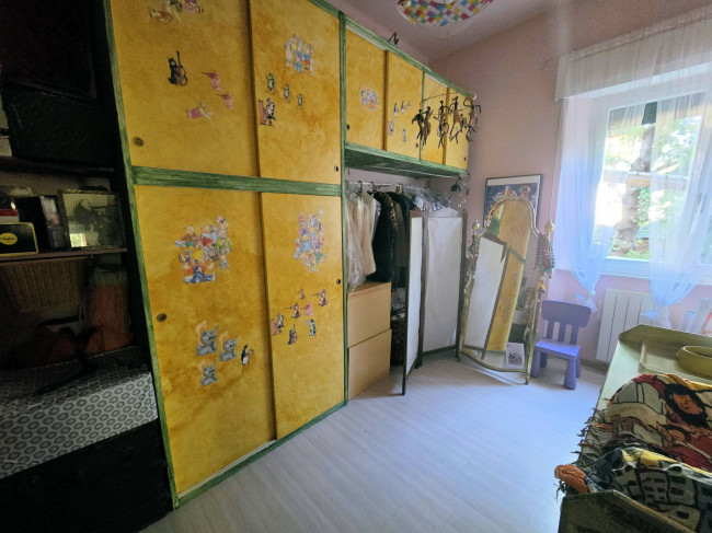 Porzione di villa bifamiliare composta da due appartamenti a 50 metri dal mare in vendita a San Vincenzo