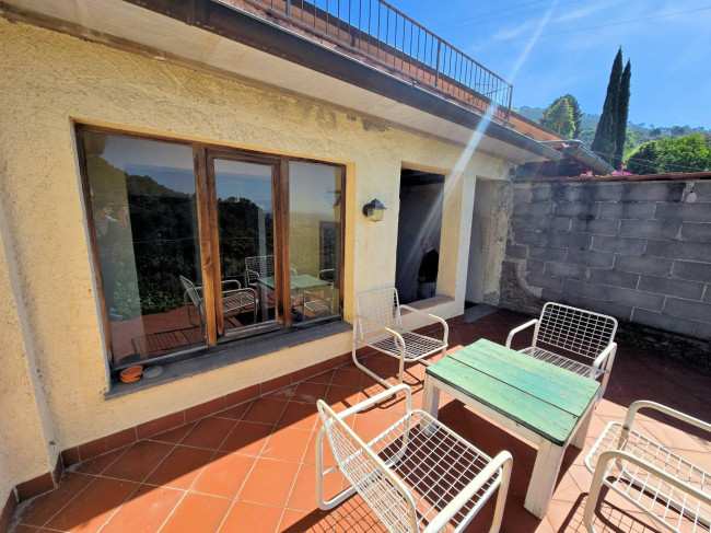 Terratetto con giardino e vista mare in vendita a Pietrasanta