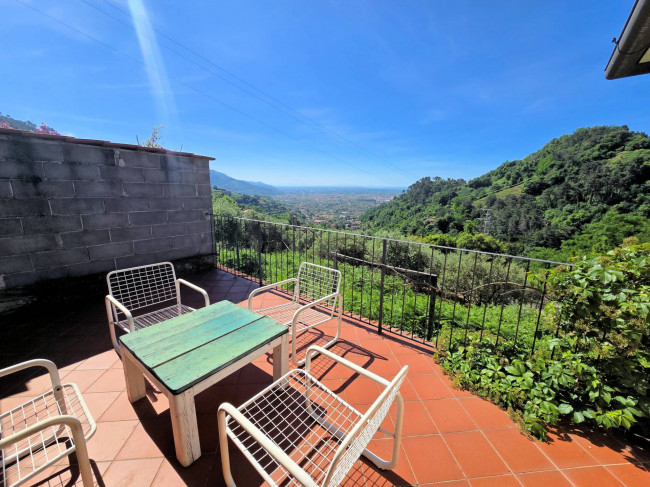 Terratetto con giardino e vista mare in vendita a Pietrasanta