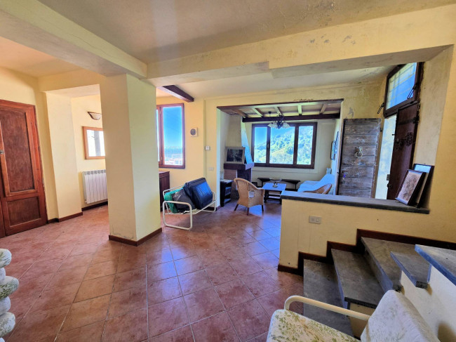 Terratetto con giardino e vista mare in vendita a Pietrasanta