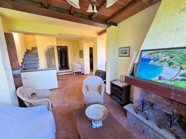 Terratetto con giardino e vista mare in vendita a Pietrasanta