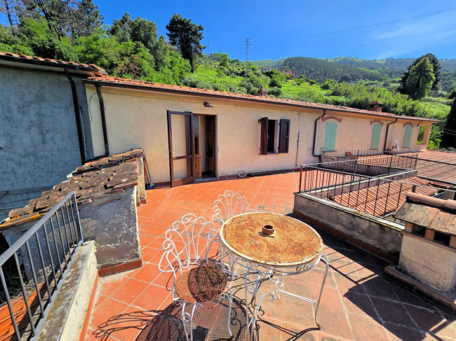 Terratetto con giardino e vista mare in vendita a Pietrasanta