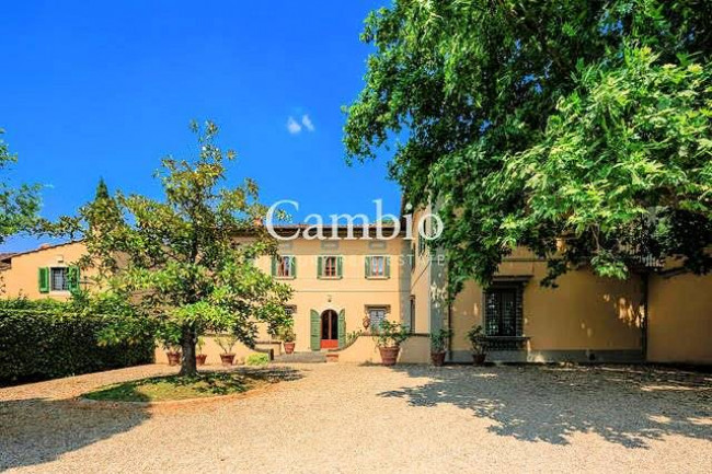 Villa storica di grandi dimensioni con parco e piscina in vendita a Firenze
