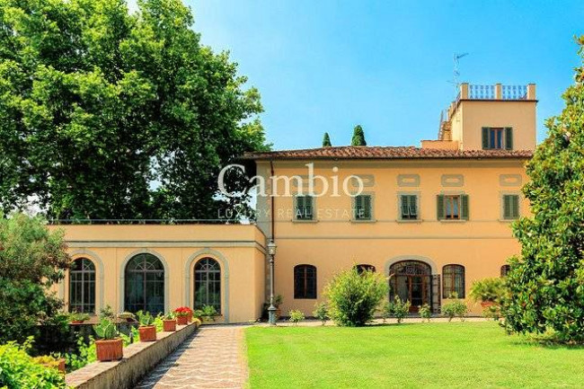 Villa storica di grandi dimensioni con parco e piscina in vendita a Firenze