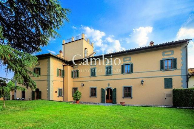 Villa storica di grandi dimensioni con parco e piscina in vendita a Firenze