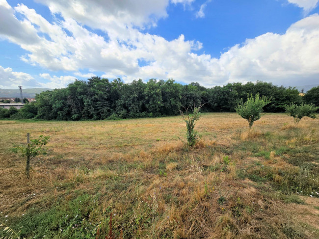 Porzione terratetto di villetta bifamiliare con annessi e ampio terreno in posizione panoramica in vendita a Barberino di Mugello