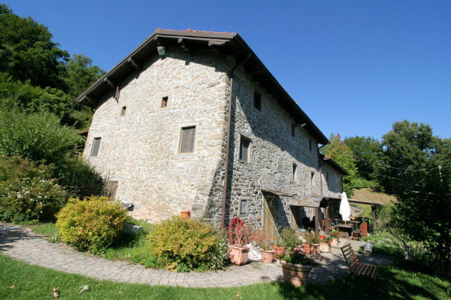 BEL COMPLESSO AGRITURISTICO SITO IN UN'OASI DI PACE ED ASSOLUTA BELLEZZA NATURALISTICA in vendita a San Marcello Piteglio