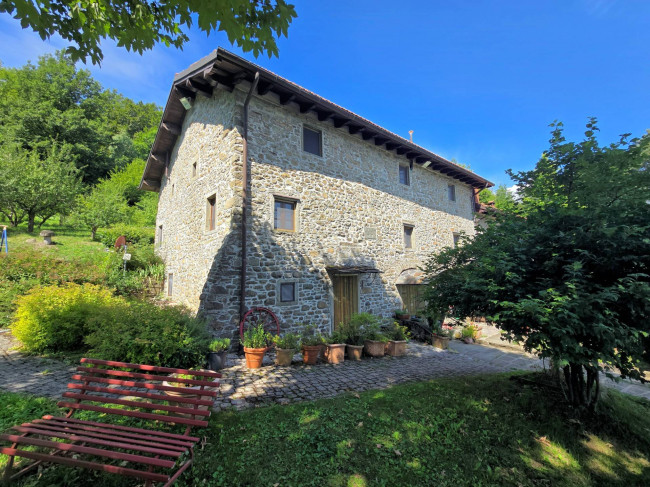 BEL COMPLESSO AGRITURISTICO SITO IN UN'OASI DI PACE ED ASSOLUTA BELLEZZA NATURALISTICA in vendita a San Marcello Piteglio