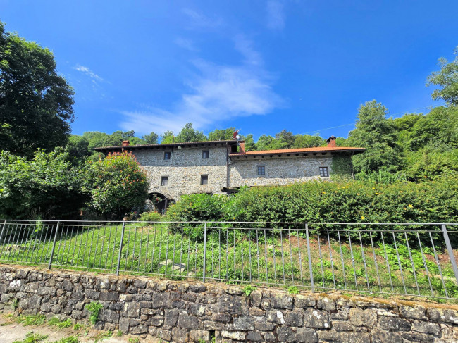 BEL COMPLESSO AGRITURISTICO SITO IN UN'OASI DI PACE ED ASSOLUTA BELLEZZA NATURALISTICA in vendita a San Marcello Piteglio