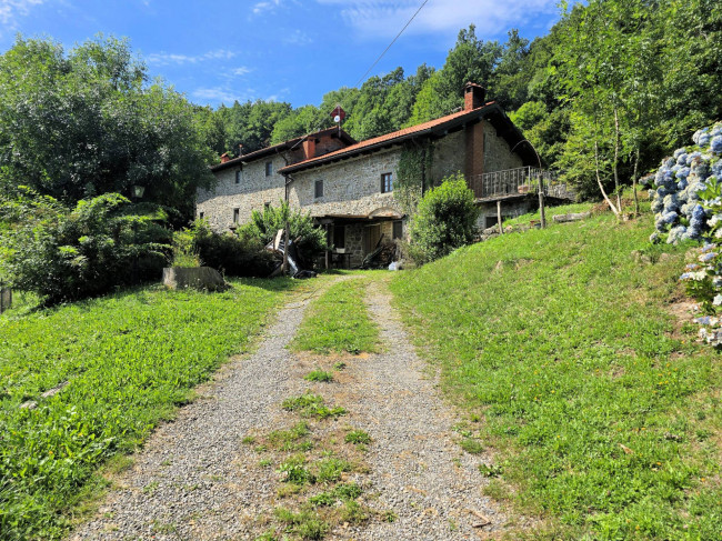 BEL COMPLESSO AGRITURISTICO SITO IN UN'OASI DI PACE ED ASSOLUTA BELLEZZA NATURALISTICA in vendita a San Marcello Piteglio