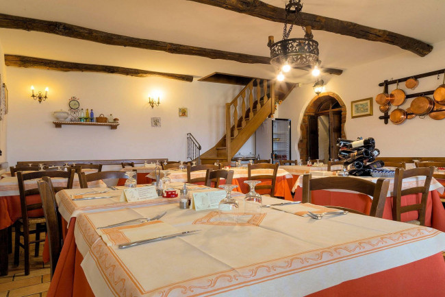 BEL COMPLESSO AGRITURISTICO SITO IN UN'OASI DI PACE ED ASSOLUTA BELLEZZA NATURALISTICA in vendita a San Marcello Piteglio