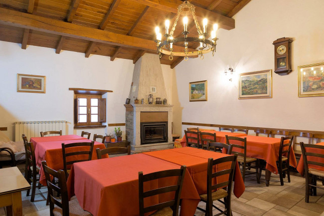 BEL COMPLESSO AGRITURISTICO SITO IN UN'OASI DI PACE ED ASSOLUTA BELLEZZA NATURALISTICA in vendita a San Marcello Piteglio