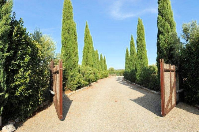 Casale con piscina parco in posizione panoramica in vendita a Magliano in Toscana