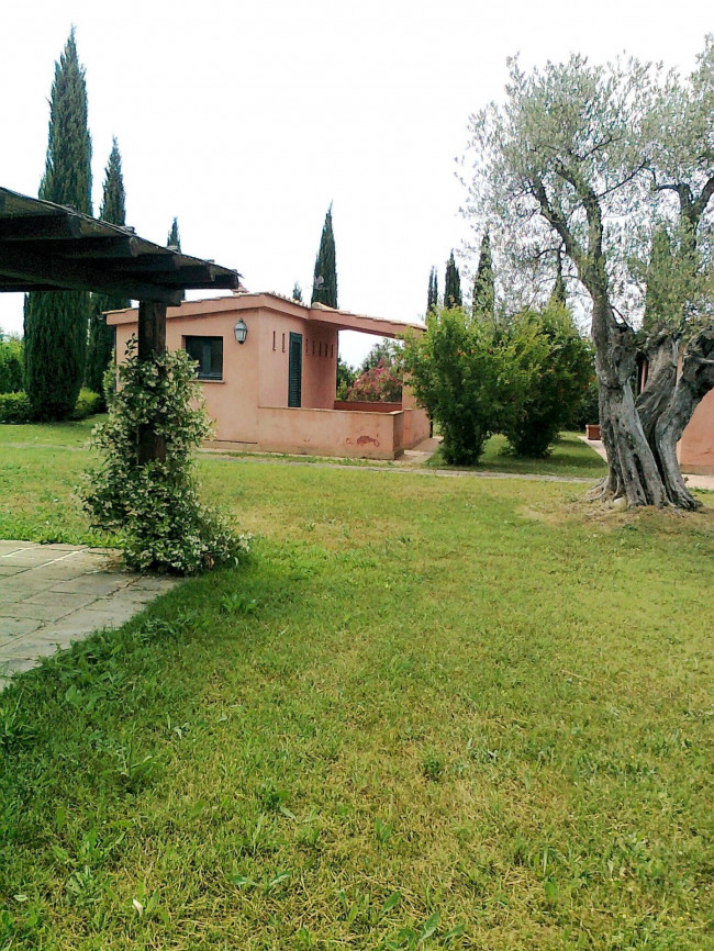 Casale con piscina parco in posizione panoramica in vendita a Magliano in Toscana