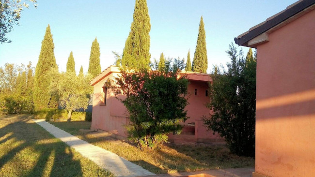 Casale con piscina parco in posizione panoramica in vendita a Magliano in Toscana